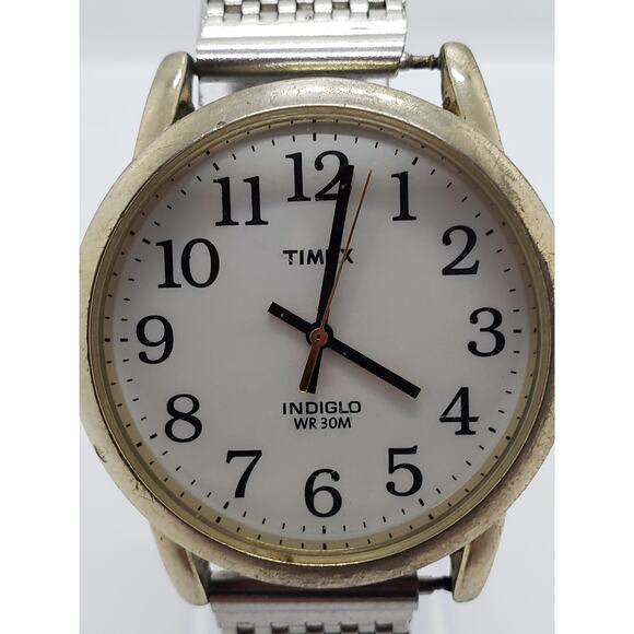 Men's Timex Indiglo dress watch. Large face. CR2016CELL, M9